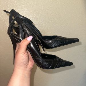 Bakers- vintage black point toe heel